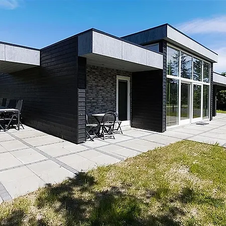 Feriehus Four-bedroom Holiday In *